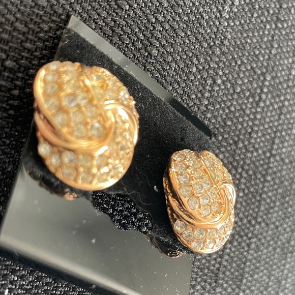 Gold and Diamond Knot Earrings - costume jewelry! - Picture 9 of 11